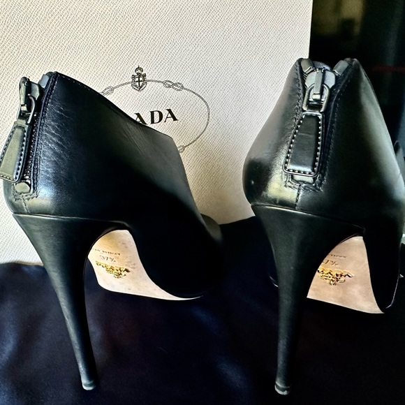 Prada peep toes bootie , leather. Black color. - Picture 3 of 8